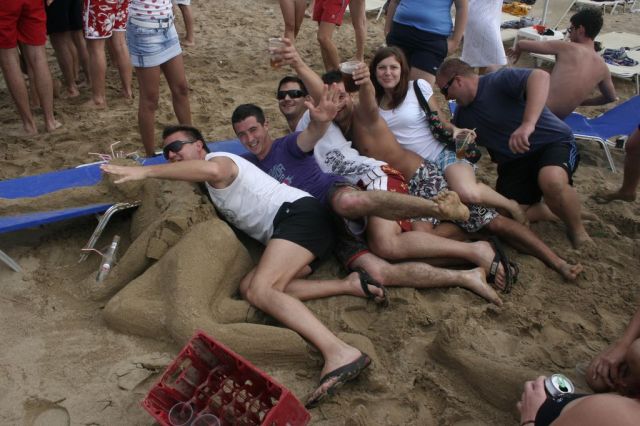i/Kranj/Absolvent08/10-BeachParty/absolvent 2163.jpg_640.jpg